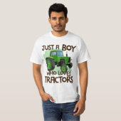 Just A Boy Who Loves Tractors Farm Birthday Gift  Tシャツ (正面フル)