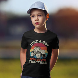 Just a Boy Who Loves Tractors Tシャツ