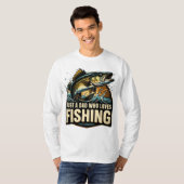 Just a Dad Who Loves Fishing Shirt Tシャツ (正面フル)