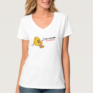 Just a Girl Loves Queos just Cheese Tシャツ