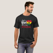 Just A Girl Who Loves Ghana Souvenirs Ghanaian Fla Tシャツ (正面フル)