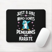 Just A Girl Who Loves Penguins And Karate Gift Wom マウスパッド (マウス)