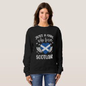 Just A Girl Who Loves Scotland Scottish スウェットシャツ (正面フル)