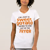 Just A Sweet Potato Funny Quote Tシャツ (正面)