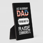 Just An Ordinary Dad Trying Not To Raise Communist フォトプラーク (側面)