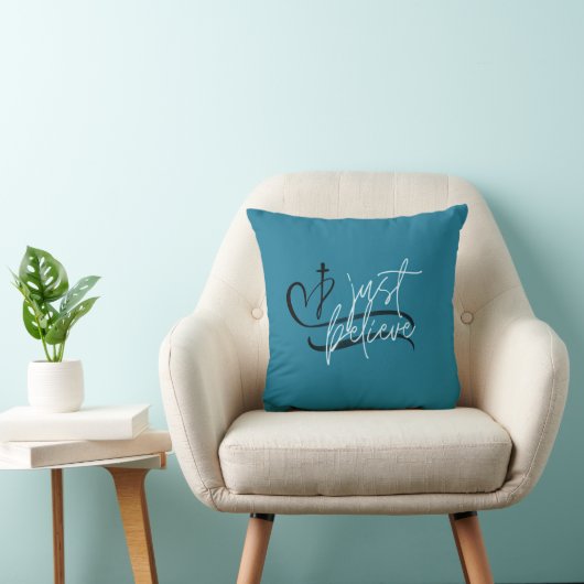 "Just Believe" Throw Pillow クッション (椅子)