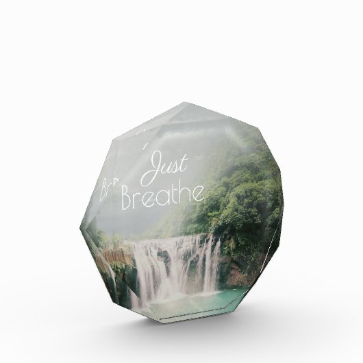 Just Breaking落ち着いた引用文と滝 フォトブロック (左)