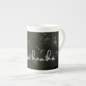 Just Breathe ボーンチャイナ マグ (正面右)