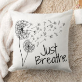 Just Breeze装飾用クッションby Posh Little Finds クッション (ブランケット)