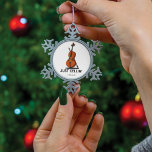 Just Cellin Cellist Performance Music パーソナライズされた スノーフレークピューターオーナメント<br><div class="desc">この「Just Cellin」クリスマスの装飾素晴らしは、チェリストのための贈り物を作るか、あなたは単に寒い時や特別な機会のために自分自身のための治療として。上の「私たちの」ボタンを使用して休日の名前または年パーソナライズされたを追加する</div>