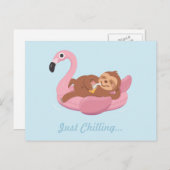Just Chilling Sloth Pink Flamingo Floatはがき ポストカード (正面/裏面)
