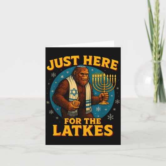 Just Here For The Latkes Funny Hanukkah Bigfoot  カード (正面)
