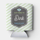 Just Here To Dink Green Stripe Pickleball  缶クーラー (裏面)