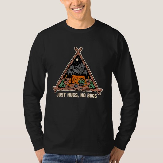 Just Hugs No Bugs Camping Couples Camper  Traveler Tシャツ (正面)