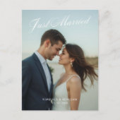Just Married Photo Modern Wedding Announcement ポストカード (正面)