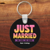 Just Married So Far So Good Funny Newlywed Couple キーホルダー (正面)