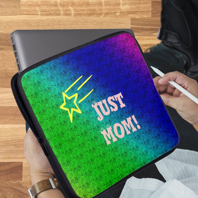 Just Mom Superstar ラップトップスリーブ (Just Mom Superstar Laptop Sleeve)