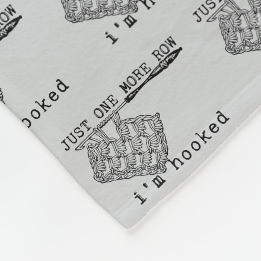 Just One More Row I'm Hooked Crochet Hook and Yarn フリースブランケット (角)