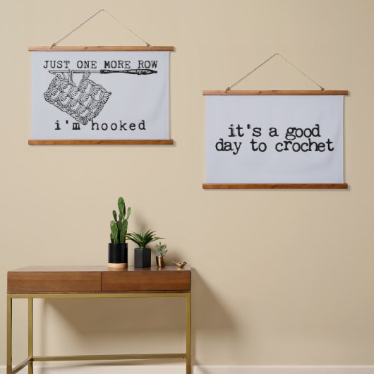 Just One More Row I'm Hooked Crochet Hook and Yarn 吊り下げ型タペストリー (非対称)
