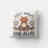 Just Paws and リラックス Yoga Cat クッション (正面)