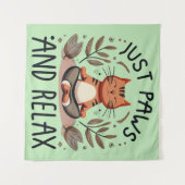 Just Paws and リラックス Yoga Cat タペストリー (正面(横))