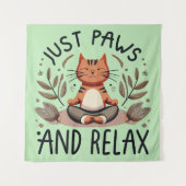 Just Paws and リラックス Yoga Cat タペストリー (正面)