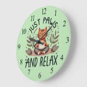 Just Paws and リラックス Yoga Cat ラージ壁時計 (傾斜)