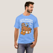 Just Waiting For Halloween Cute Lazy Sloth Hallowe Tシャツ (正面フル)