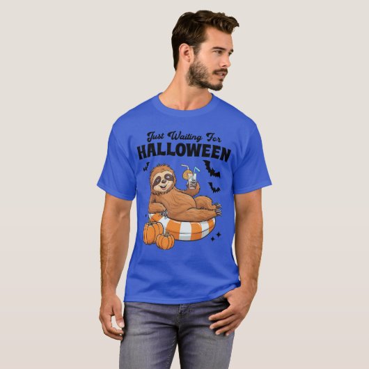 Just Waiting For Halloween Cute Lazy Sloth Hallowe Tシャツ (正面フル)