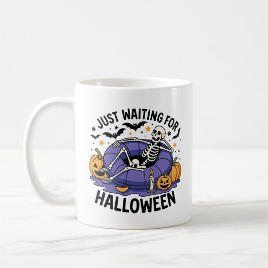 Just Waiting for Halloween – Funny Spooky Season コーヒーマグカップ (左)