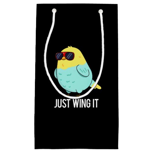 Just Wing It おもしろい Bird Pun Dark BG スモールペーパーバッグ (正面)
