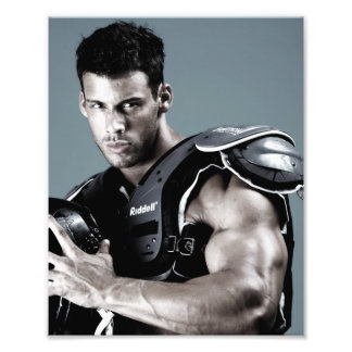 Justin Woltering Football Pose Photo - 8 x10 フォトプリント