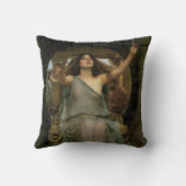 JWウォーターハウスでユリシーズにカップを提供するサーチェ クッション (裏面)