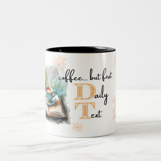 JW「コーヒー…しかし、最初のデイリー文字」マグカップ ツートーンマグカップ (中央)