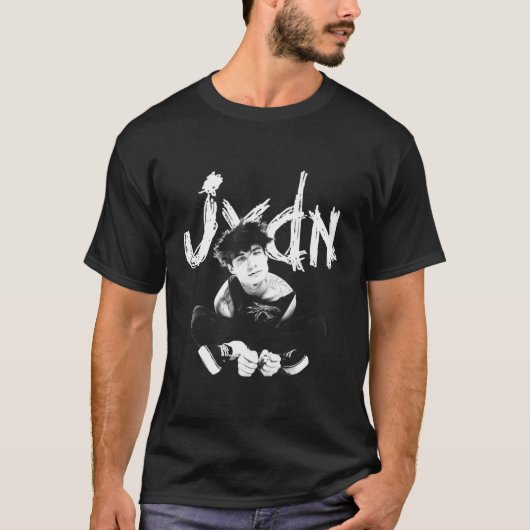 Jxdn – 座る tシャツ (正面)