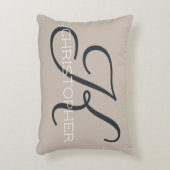 Kイニシャル パーソナライズド ネーム タウペ ニュートラル タン アクセントクッション (正面(垂直))