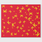 Kカスタム文字 – 黄色の名前 – 赤のイニシャル ラッピングペーパー (フラット)