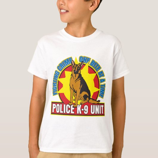 K9ジャーマンシェパードバイト Tシャツ (正面)