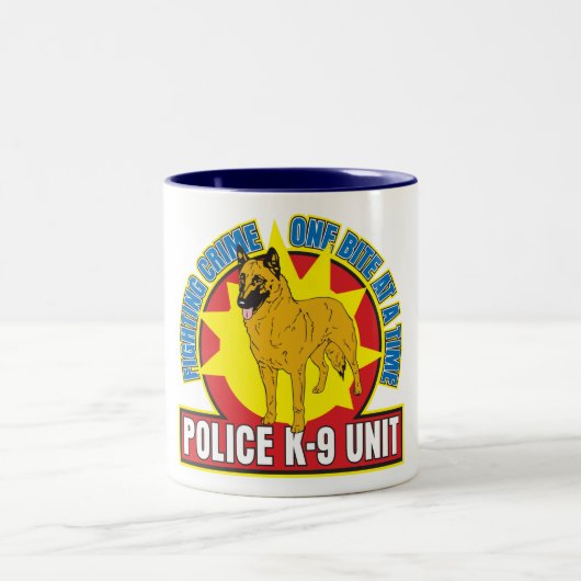 K9ベルギー人のMalinoisのかみ傷 ツートーンマグカップ (中央)