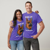 K9警察官アメリカ国旗の耳を上げるシステム Tシャツ (ユニセックス)