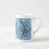 Kaffeetasse mit eigens gestaltetem Muschel Motiv ボーンチャイナマグカップ (右)