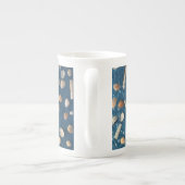 Kaffeetasse mit eigens gestaltetem Muschel Motiv ボーンチャイナマグカップ (裏面)