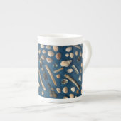 Kaffeetasse mit eigens gestaltetem Muschel Motiv ボーンチャイナマグカップ (正面右)
