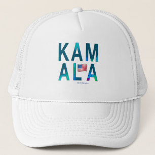 KAMALAの名前(アメリカ国旗のグラフィック付き) キャップ