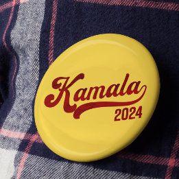 Kamala 2024レトロVarsity金ゴールドと赤いボタンピン 缶バッジ