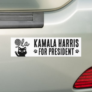 Kamala Harris社長2024 Comma La Cat and Yarn バンパーステッカー