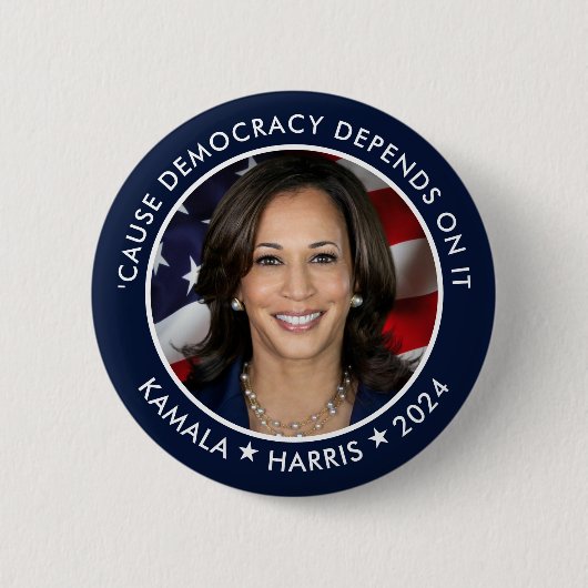 Kamala Harris 2024社長と写真 缶バッジ (正面)