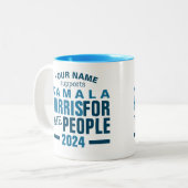Kamala Harris 2024 For The People Vote Campaign ツートーンマグカップ (正面左)