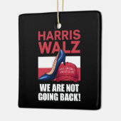 Kamala Harris Heel Stepping On Red MAGA Hat セラミックオーナメント (左)