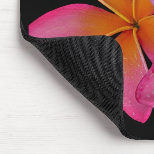 Kaneoheの日が差すことのプルメリア マウスパッド (コーナー)